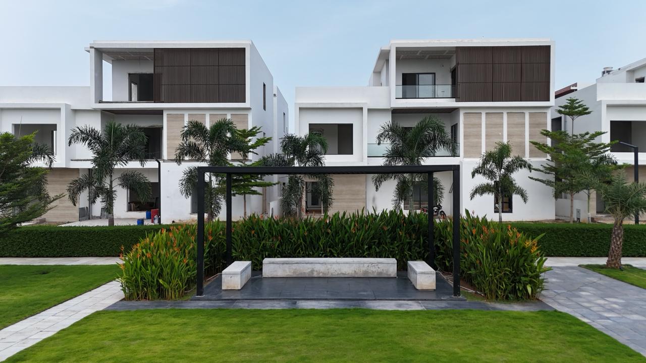 Exterior View 4